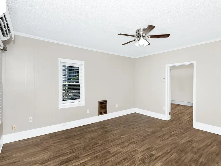 512 Oshaughnessy Ave NE #A — Photo 8