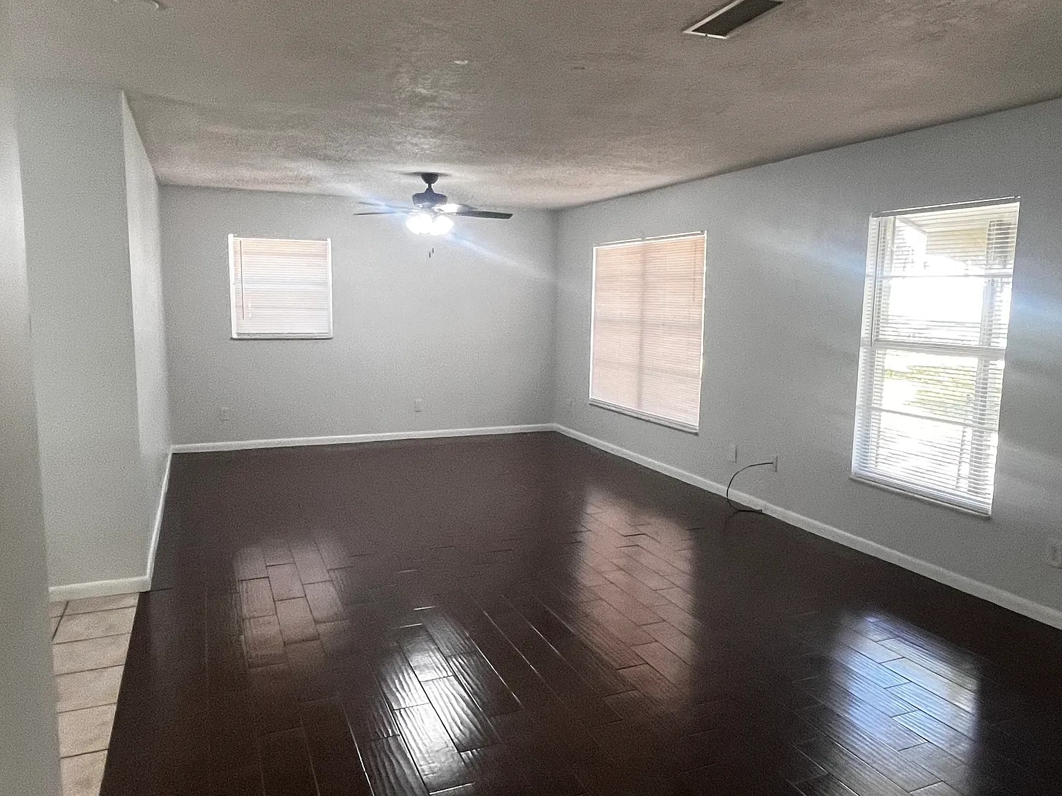 3 bed, 1500 sqft, $1,900 — Photo 2