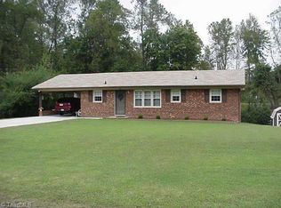 112 Pine Valley Cir, Thomasville, NC 27360