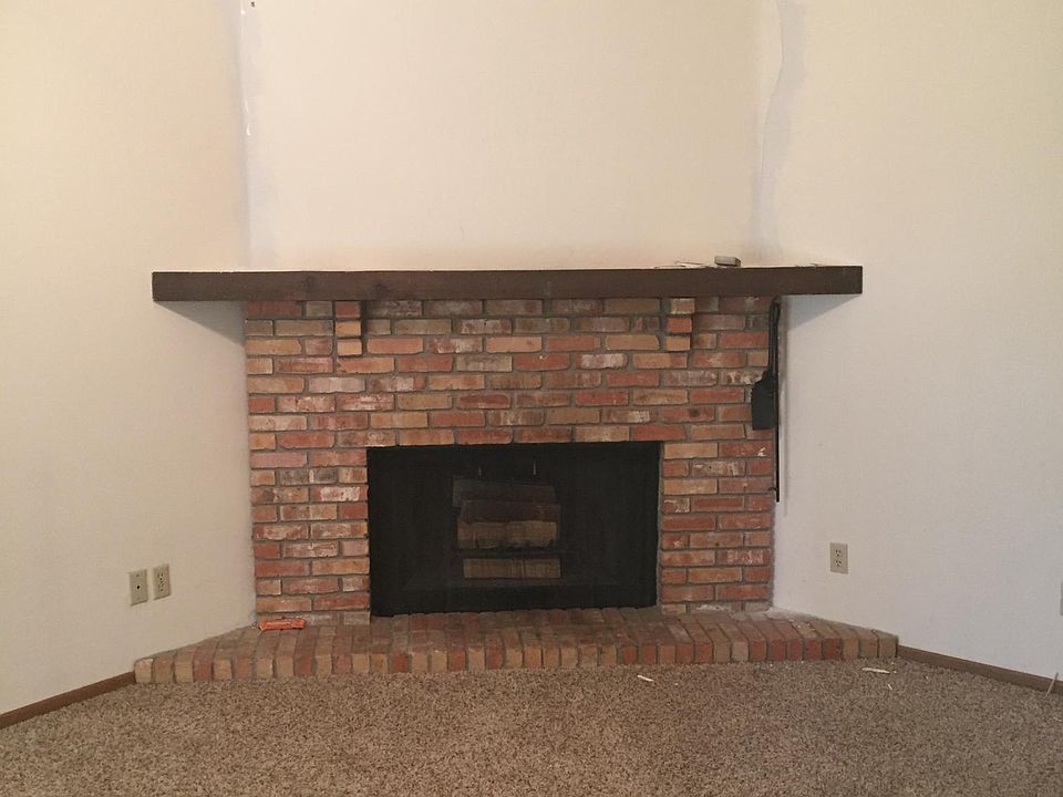 2nd image of 3604 Westridge Dr APT B