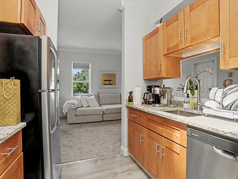 2 S New St #3 — Photo 6