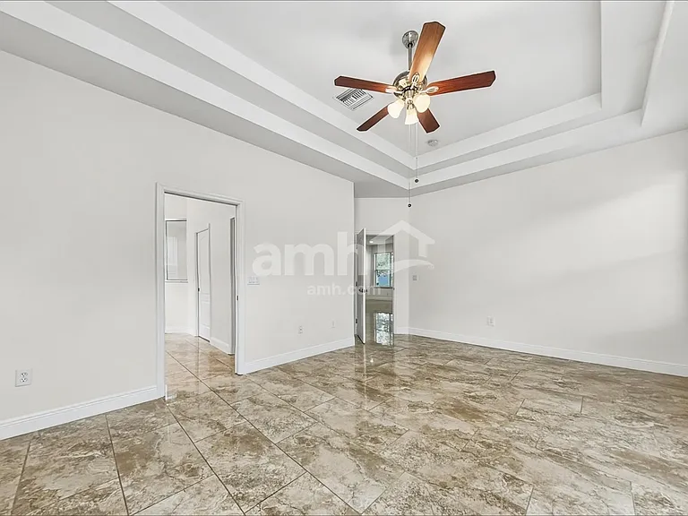 802 Lesa Glen Pl — Photo 9
