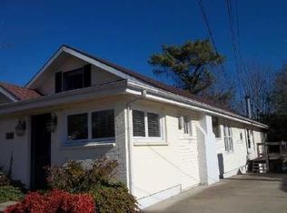 204 12th St, Paintsville, KY 41240