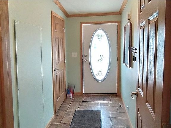 5th image of 4575 Leytonstone Ave