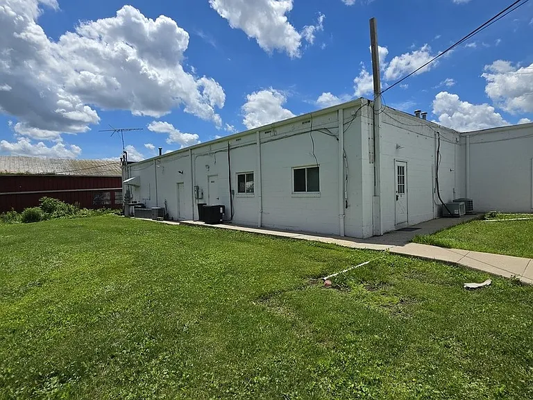 5612 S Illinois Rte #31-E — Photo 5