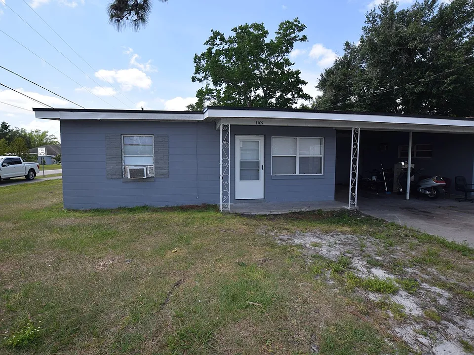 102 W Lancaster Rd