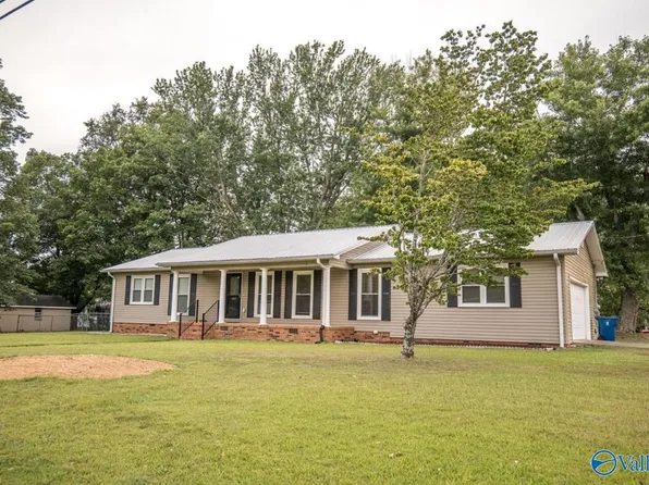 402 N Edmondson St, Albertville, AL 35950