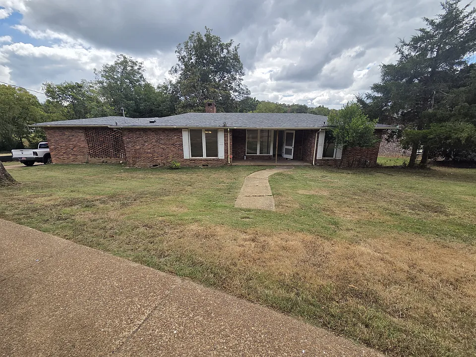 921 Davidson Dr