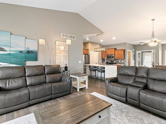 5th image of 13015 Alpine Dr