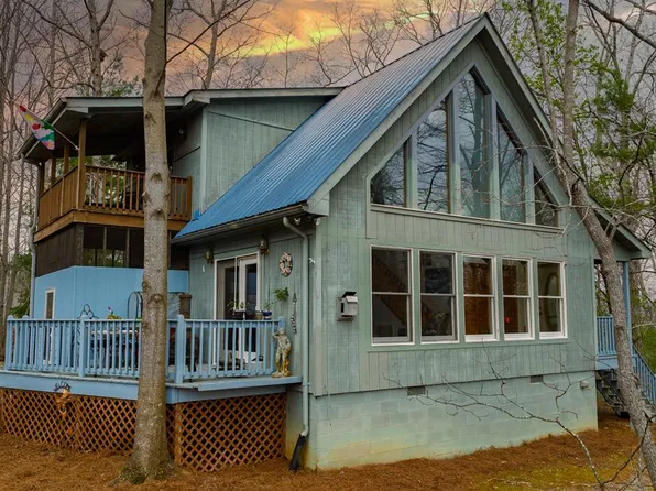 604 Gateway Dr, Ellijay, GA 30540