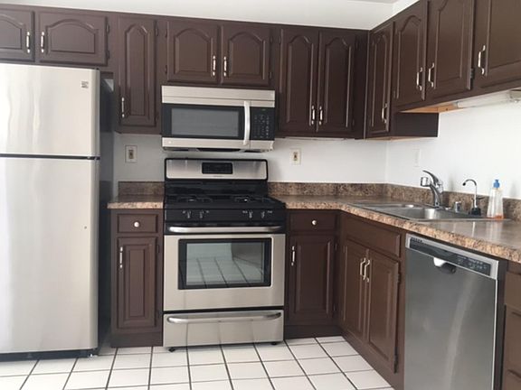 3rd image of 1110 Braken Ave