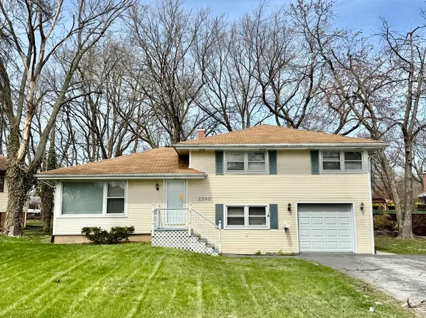 2540 Crescent Rd, Homewood, IL 60430