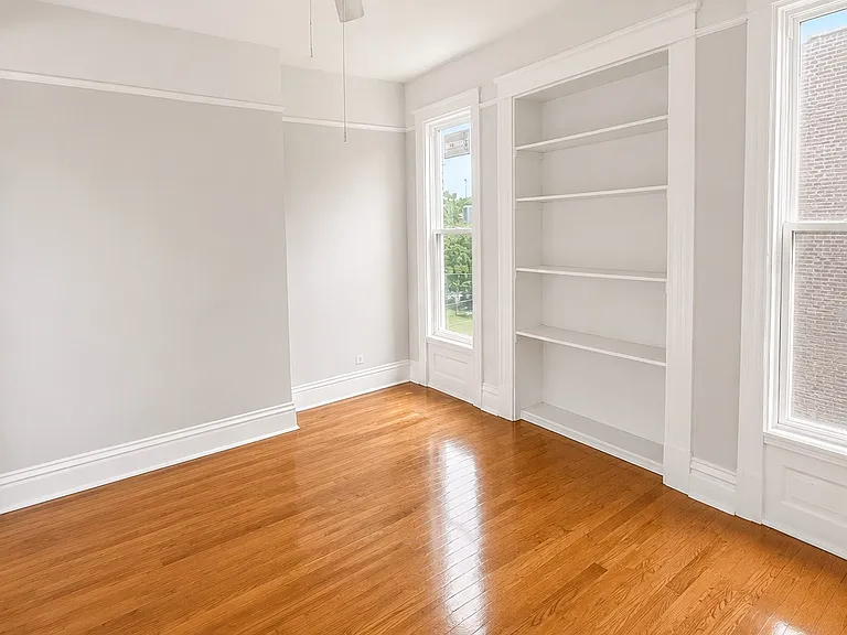 4615 S Vincennes Ave #3 — Photo 4