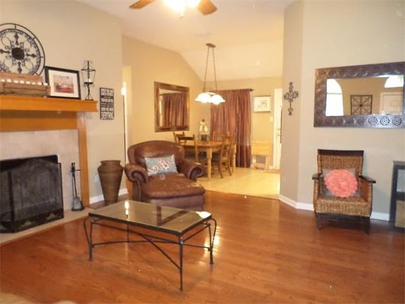 5th image of 2409 Northlawn Dr