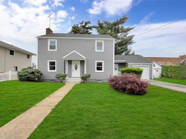 95 Marvin Avenue, Hempstead, NY 11550