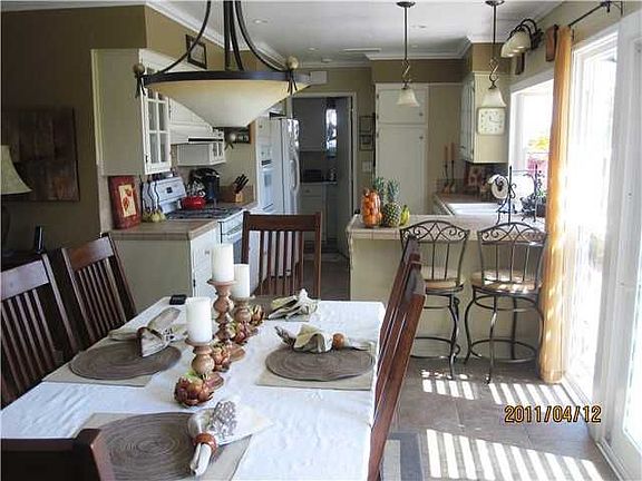 3rd image of 13407 Arikara Dr