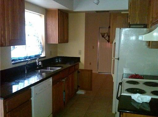 4th image of 2820 Sand Pine Ct