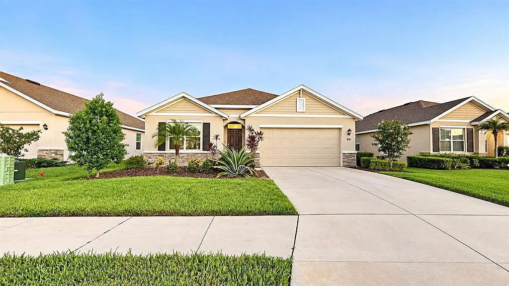 4 bed, 2.0 bath, 1846 sqft, $3,100 — Photo 1