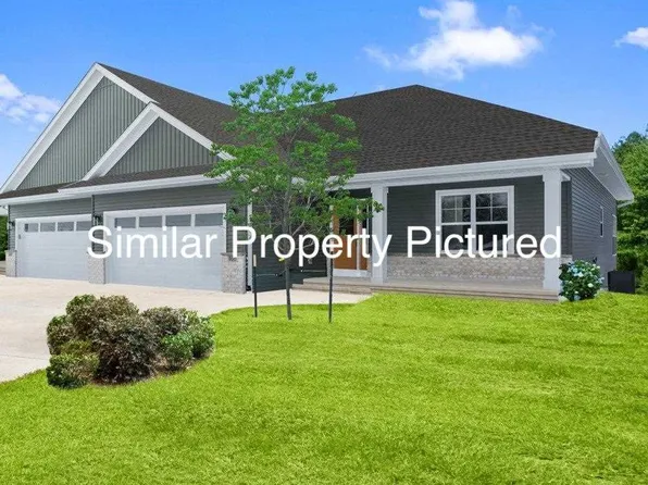 696 Maclan Ct, Iowa City, IA 52246