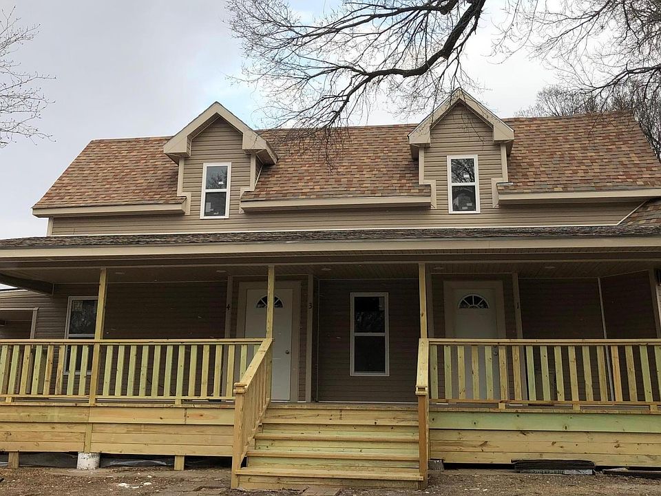 1304 Center St.