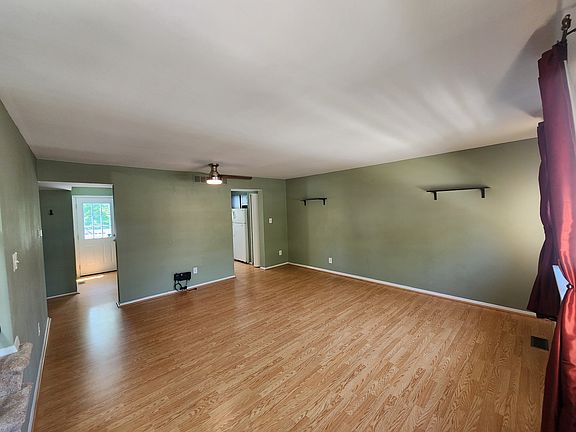 3rd image of 469 Norvelle Ct
