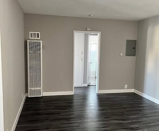 2nd image of 1746 N Kingsley Dr #9