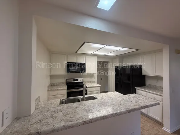 361 Jalisco Ct, Camarillo, CA 93010