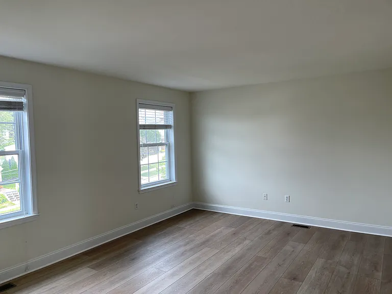 225 W 5th Ave — Photo 14