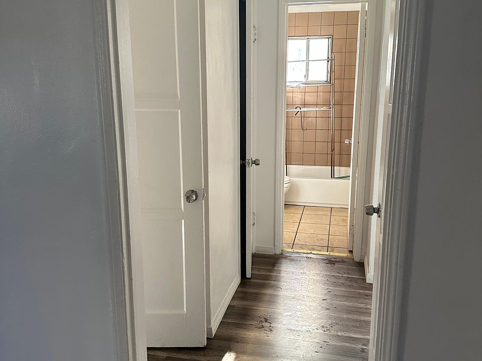 1st image of 934 1/2 W 71st St #934-1/2