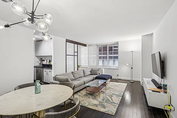 Sold by Modern Spaces | media 2