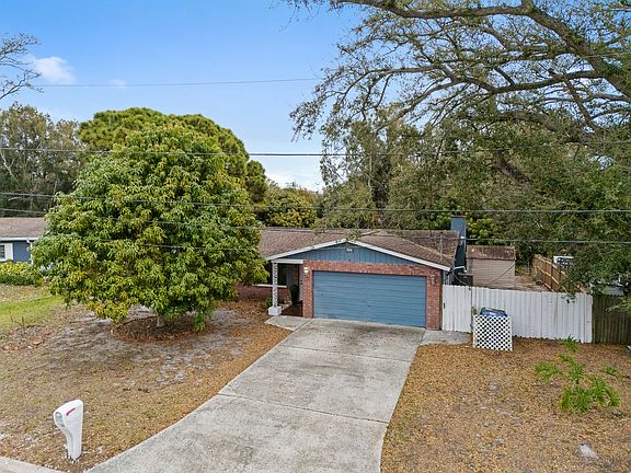 3rd image of 1363 Essex Dr