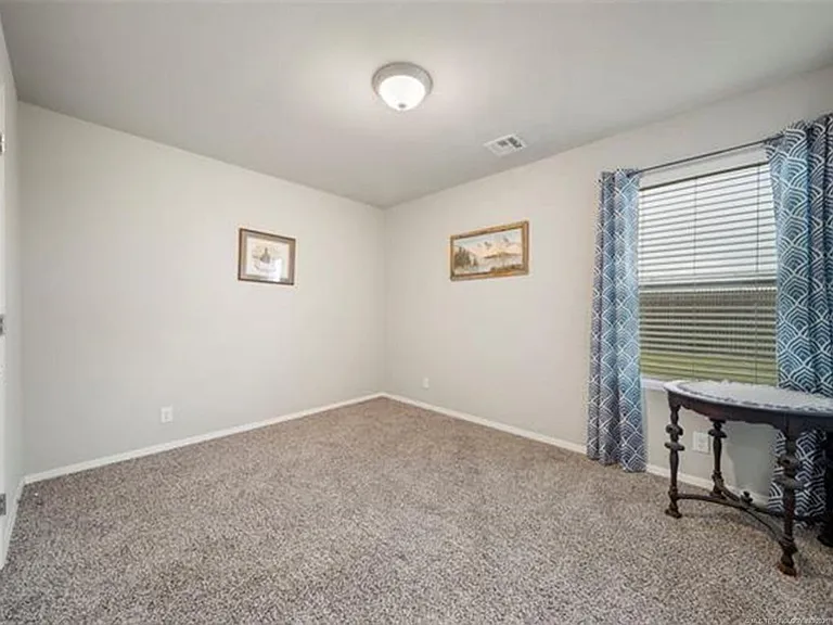 1204 E Quincy St — Photo 18