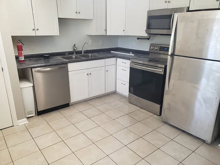 736 E Northfield Blvd #7 — Photo 3