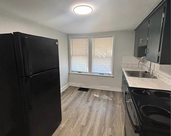 1214 W Waldo Ave #3 — Photo 1