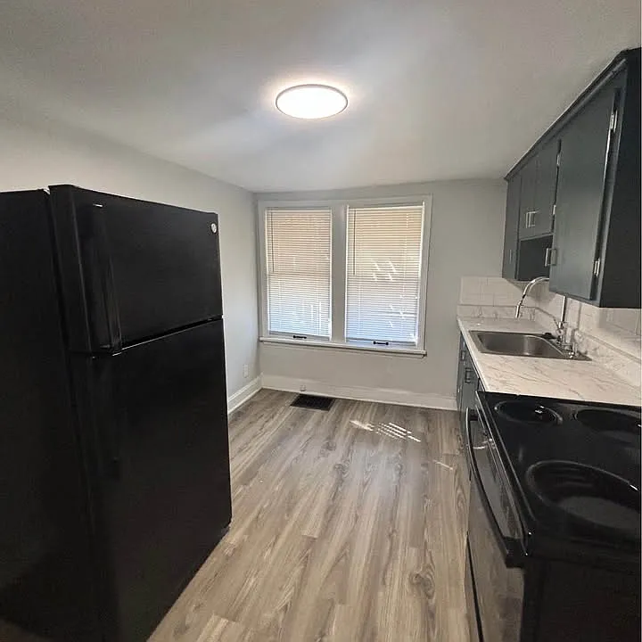 1214 W Waldo Ave #3