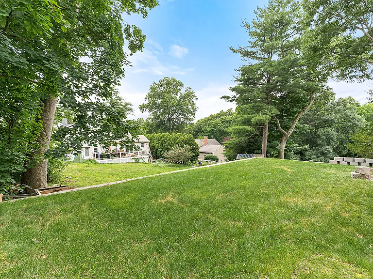 18 Grant Rd — Photo 48