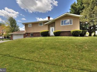 800 Rittenhouse Dr, Reading, PA 19606