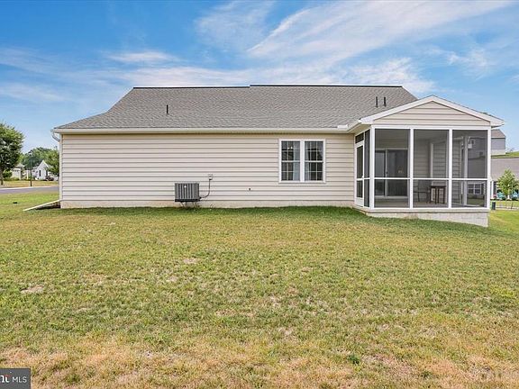 4th image of 299 Sweet Birch Ln