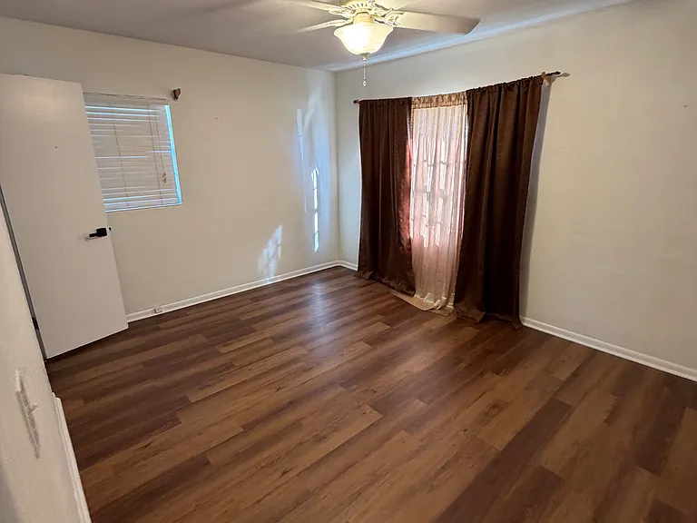 11711 Judge Ave — Photo 5