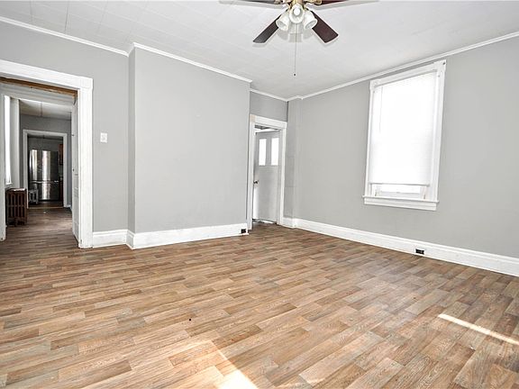 3rd image of 905 Lincoln Ave