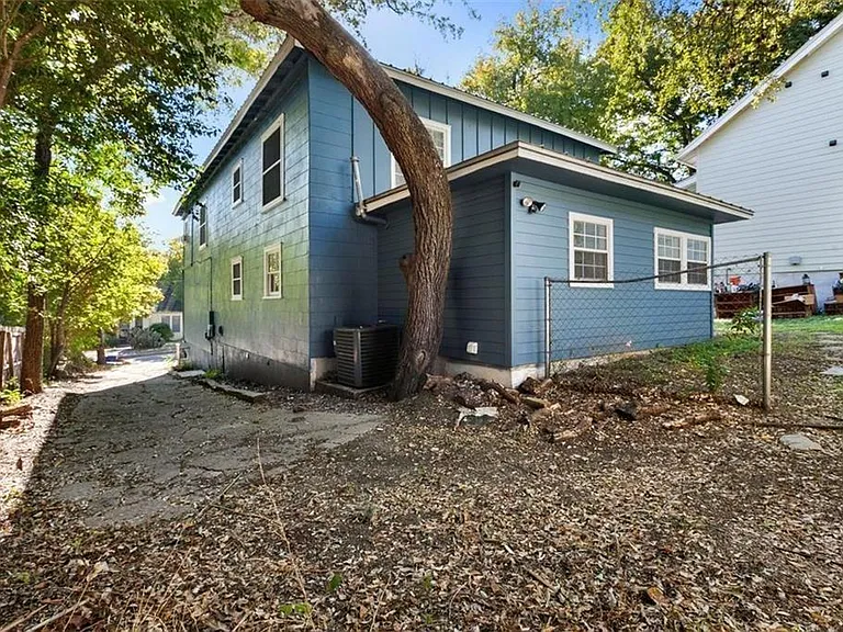 3306 Liberty St — Photo 24