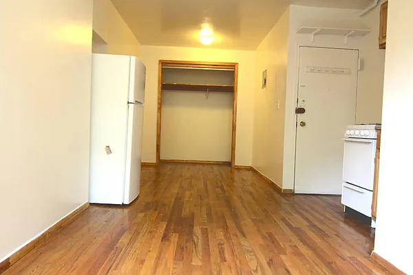 Rented by FirstService Realty (legacy) | media 32