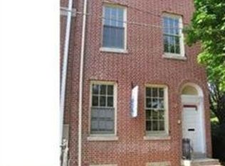12 Queen St, Philadelphia, PA 19147
