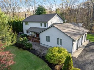 10 Oak Hill Rd, Scituate, RI 02831