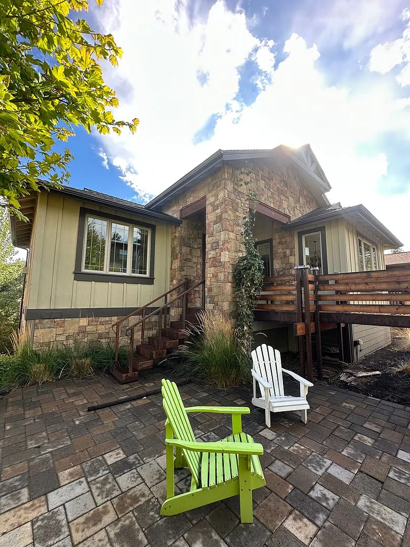 Gorgeous Westside home! New listing! — Photo 2