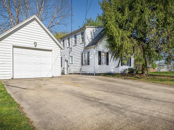 3rd image of 710 Coshocton Ave