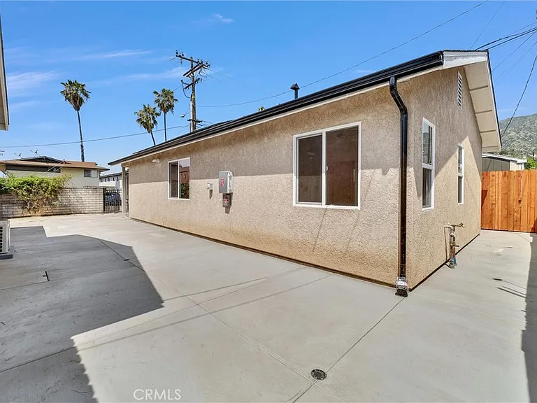 2305 Sesmas St — Photo 28