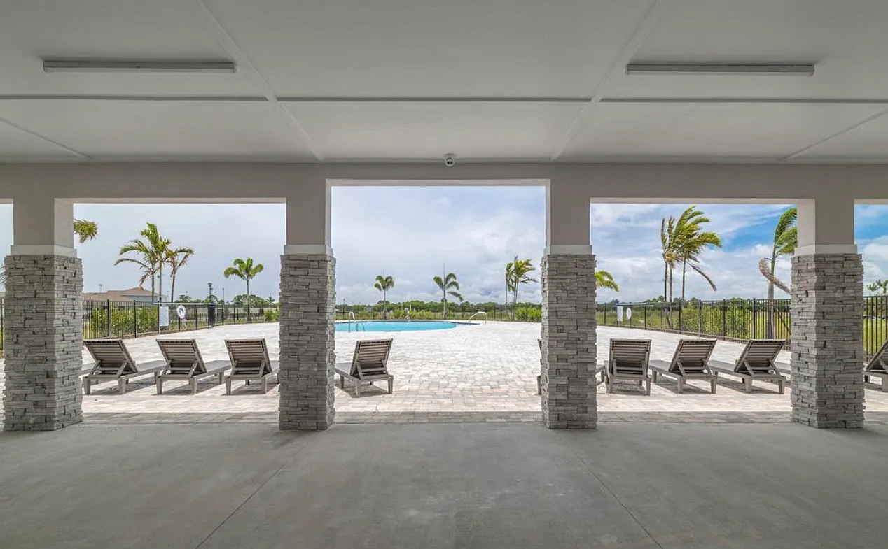 5 bed, 3.5 bath, 2610 sqft, $800 — Photo 4