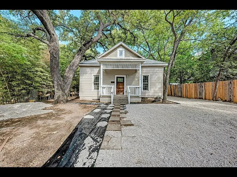 3106 King St — Photo 3