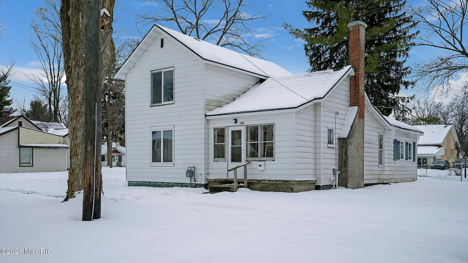 306 Hutchinson St photo 1